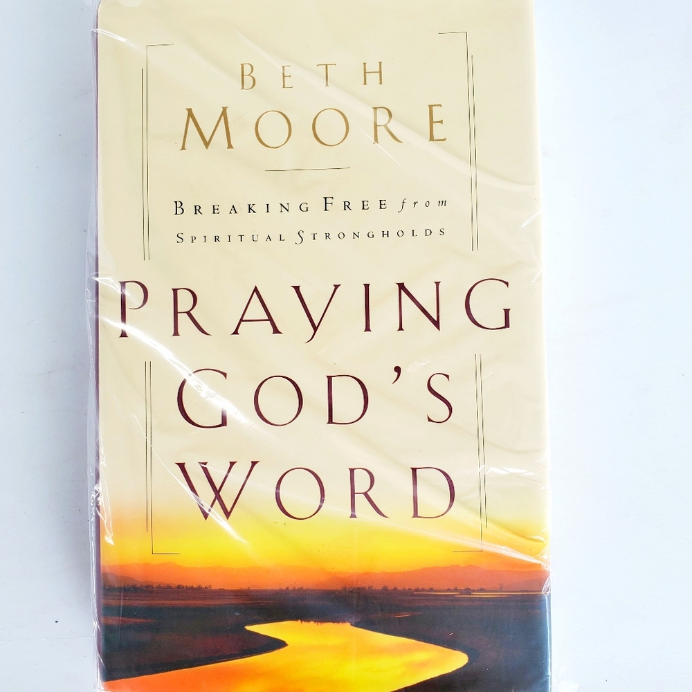Praying God's Word Breaking Free from Spiritual Strongholds Book